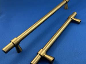 FERRIS HANDLE - BRUSHED BRASS